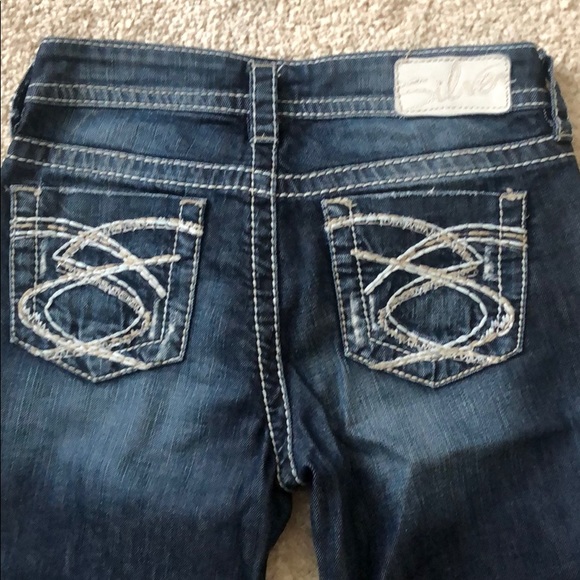 🌟Like New Silver Jeans🌟 - Picture 7 of 9